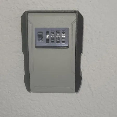 A&a Apartment *